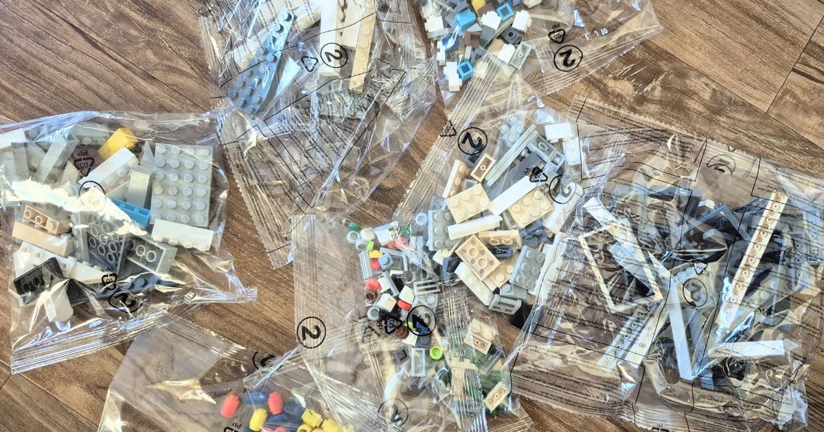 Ansich der Tüten zu Schritt 2 der Lidl Filiale von playtive Clippys